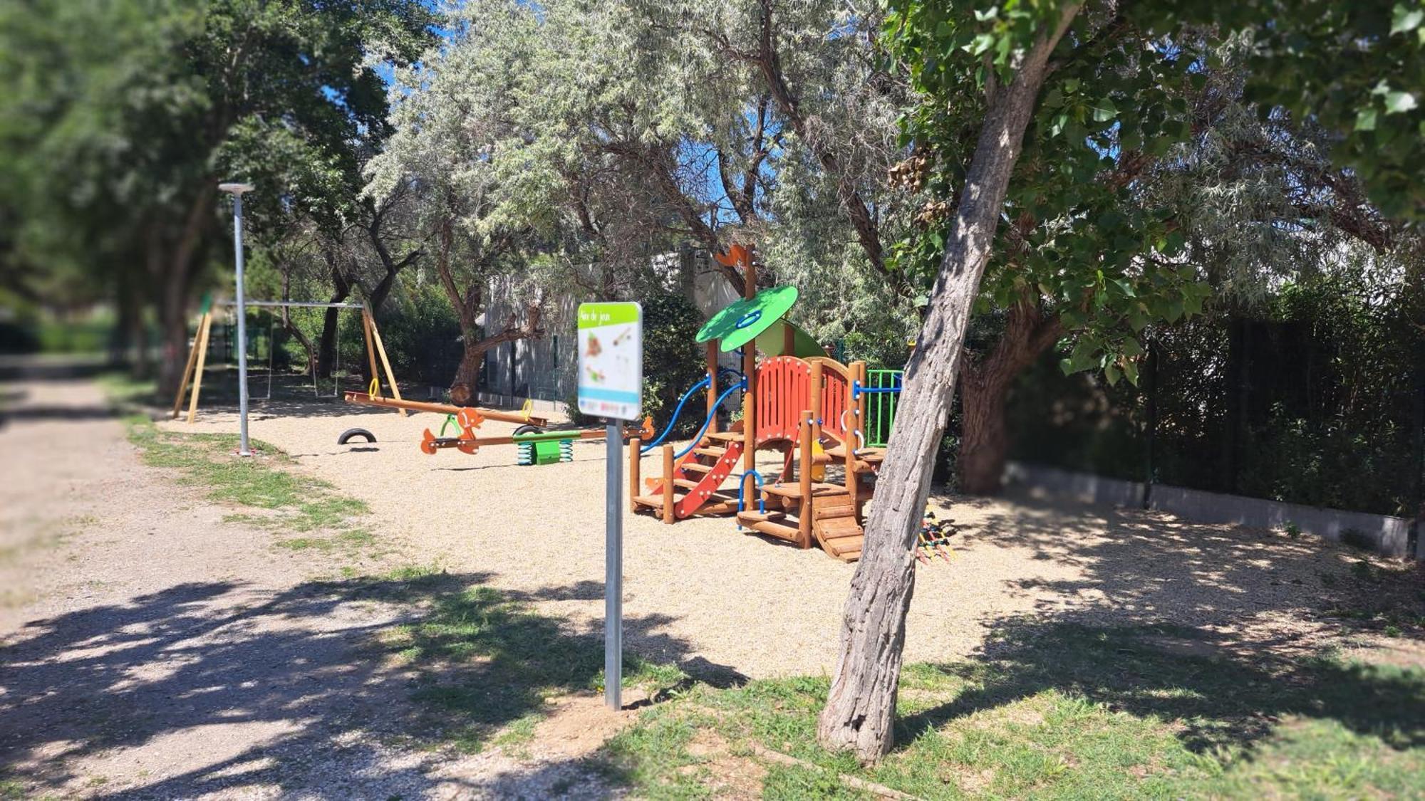 Mobile Home Climatise 3 Chambres A Narbonne Plage 외부 사진